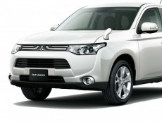 Outlander е обявен за най-безопасният нов лек автомобил в Япония за фискалната 2012 година